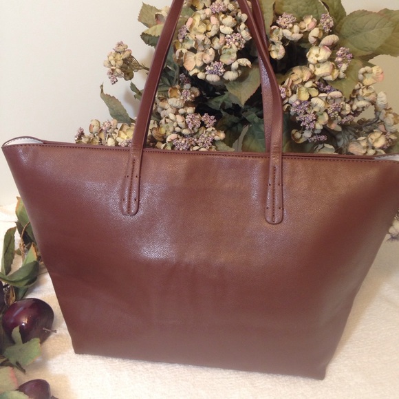 NEW BCBG Paris Tote Bag Designer Purse Vegan Leather Detailed Stitching Large - Picture 3 of 8